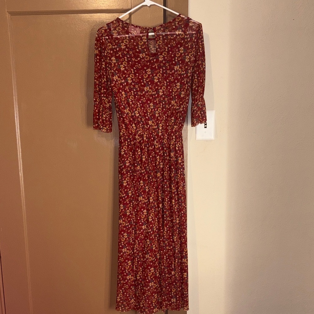 Everly Red Floral Long Sleeve Dress size small - Picture 3 of 4